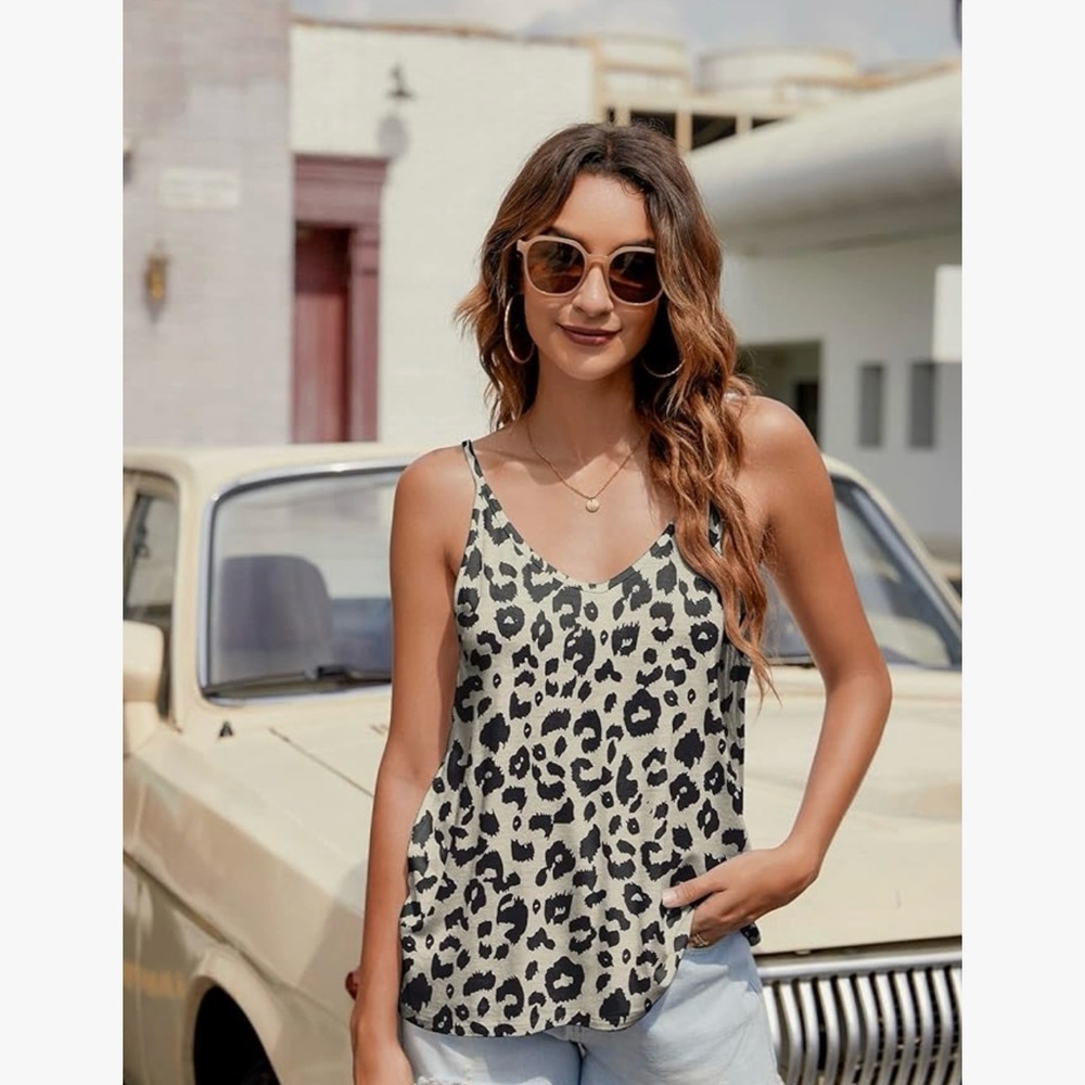 Beautiful Women’s V-Neck Animal Print Sleeveless Top - Size Small